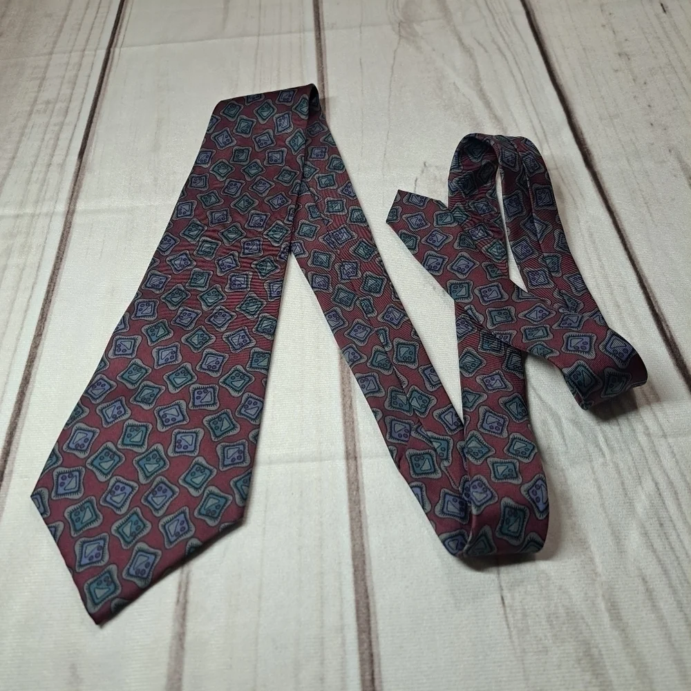 3 FOR 12 SALE Geoffrey Beene Silk Tie